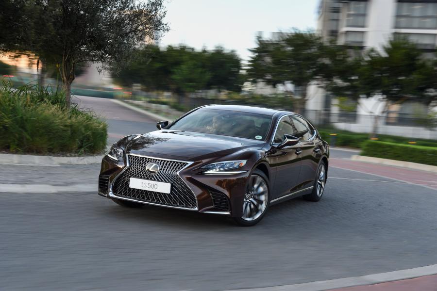  Lexus LS500 2018 года  (ZA) (фото 34 из 46)